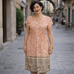 Size 4 silk dress. JONES NEW YORK v-neck floral dress w/ zipper back & lining